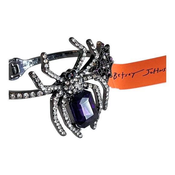 NEW Betsey Johnson SPIDER BANGLE BRACELET Purple Glass Metal Goth Halloween - Picture 2 of 7